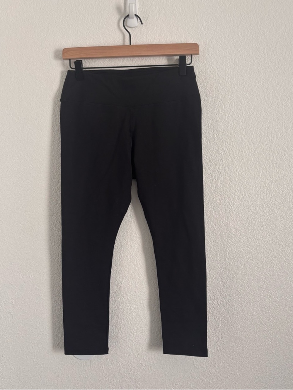 NWOT Pact Women's Size Small Black Organic Cotton Cropped Leggings